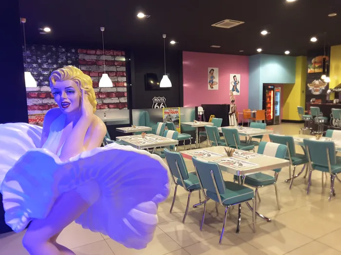 PROGETTO E REALIZZAZIONE RISTORANTE